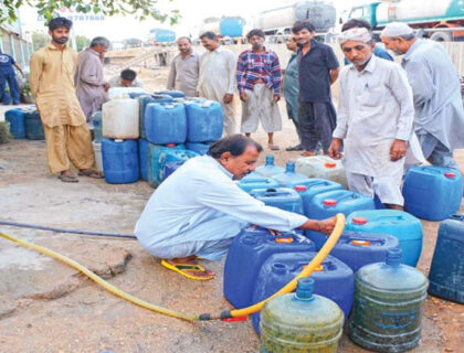 کراچی میں عید کے روز بھی پانی کے بحران سے کوئی چھٹکارا نہیں ملا