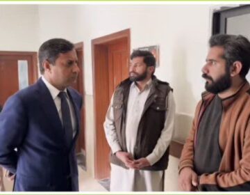 “ڈپٹی کمشنر لودھراں محمد اشرف کا راجہ پور میں تعلیمی و عوامی سہولیات کا دورہ”