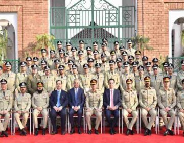 فیلڈ مارشل سید عاصم منیر نیشنل پولیس اکیڈمی میں گروپ فوٹو