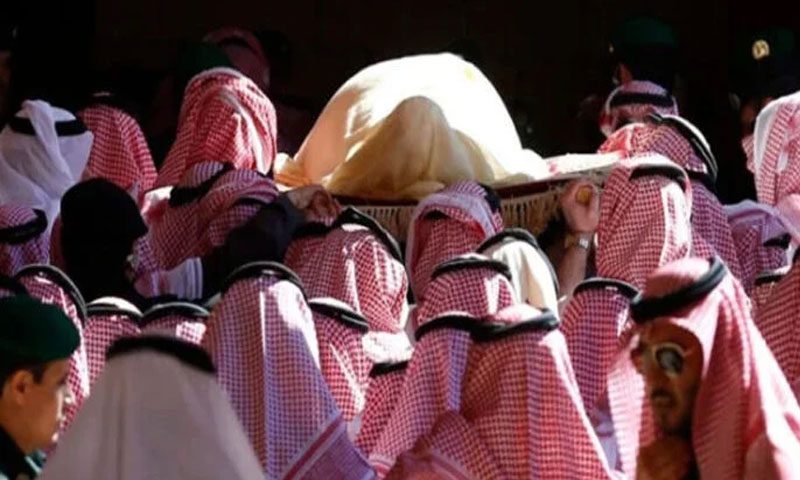 ریاض میں سعودی شہزادہ بندر بن عبداللہ آل سعود کی نمازِ جنازہ کے مناظر