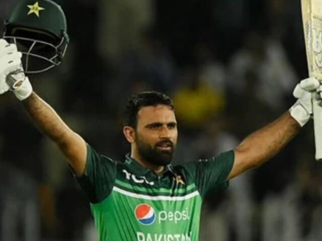 فخر زمان نے تاریخ بنا دی! ٹی20 ورلڈکپ میں 99 چھکے لگانے والے پہلے پاکستانی بیٹر بن گئے