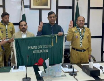 لودھراں بوائز سکاؤٹس تقریبِ حلف برداری میں ڈپٹی کمشنر محمد اشرف نے صدر کا حلف لیا