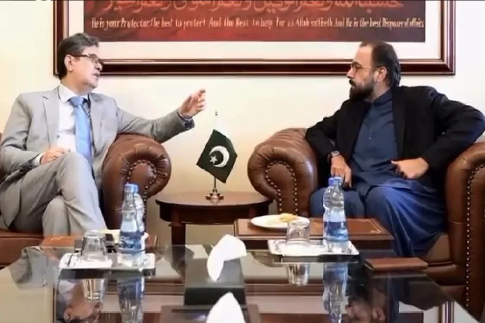 چوہدری سالک حسین دبئی قونصلیٹ میں ملاقات کے دوران