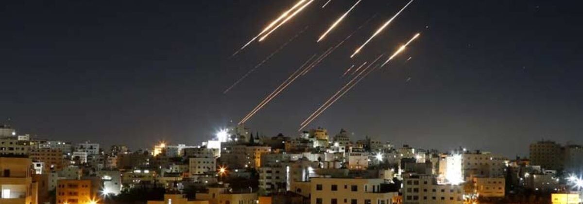 ایران کا امریکا و اسرائیل کے اہداف پر 40 سے زائد میزائل جاتے ہوئے