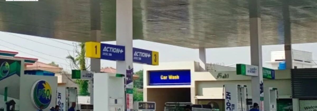 پاکستان میں ہائی آکٹین فیول پر لیوی بڑھنے کے بعد لگژری گاڑیوں کے لیے مہنگا ایندھن۔