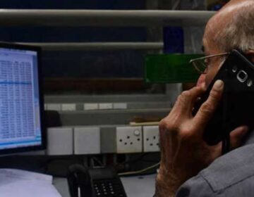 پاکستان اسٹاک مارکیٹ کریش، کے ایس ای 100 میں 16 ہزار پوائنٹس کمی اور ٹریڈنگ ہالٹ