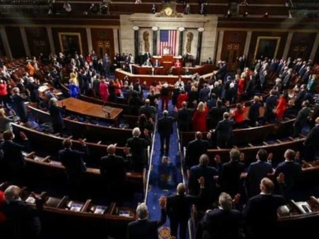 امریکی سینیٹ نے ایران پر حملے روکنے کی قرارداد مسترد کر دی