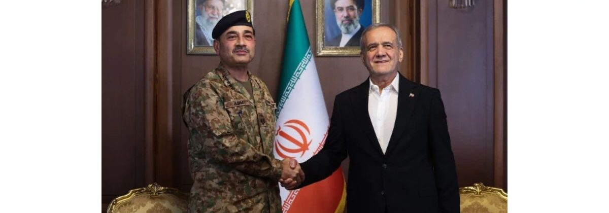 فیلڈ مارشل عاصم منیر کی ایرانی صدر کی نمایاں تصویر