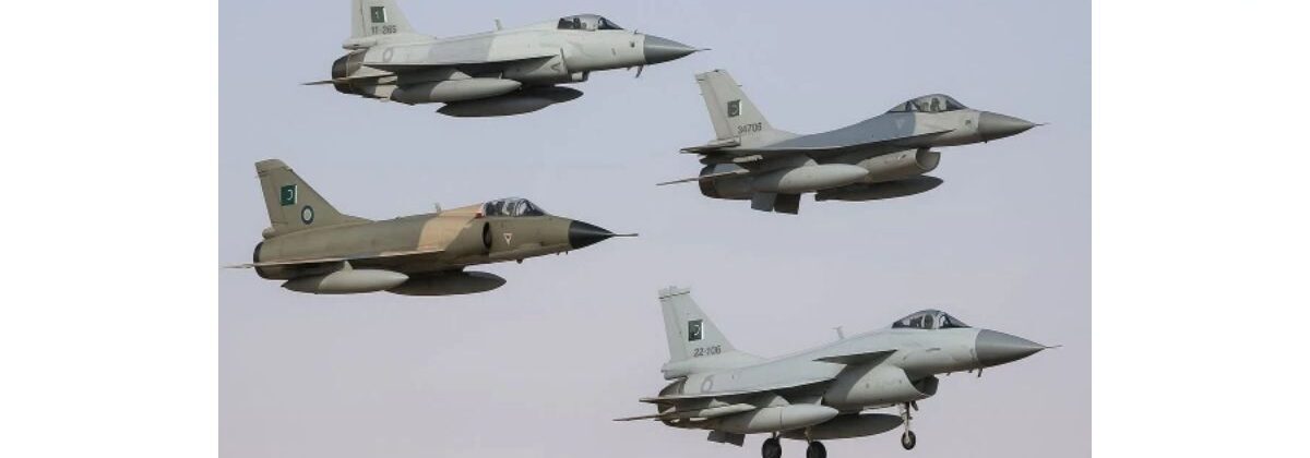 پاک فضائیہ کا دستہ سعودی عرب پہنچ گیا