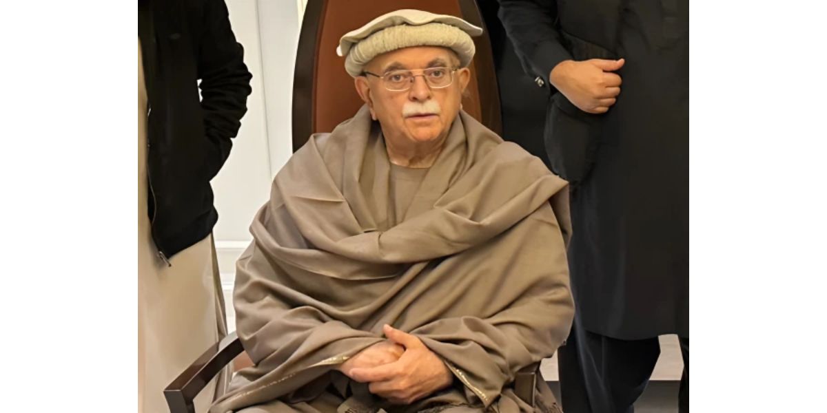 محمود خان اچکزئی کی عمران خان سے ملاقات اور حکومت سے مذاکرات کی پیشکش