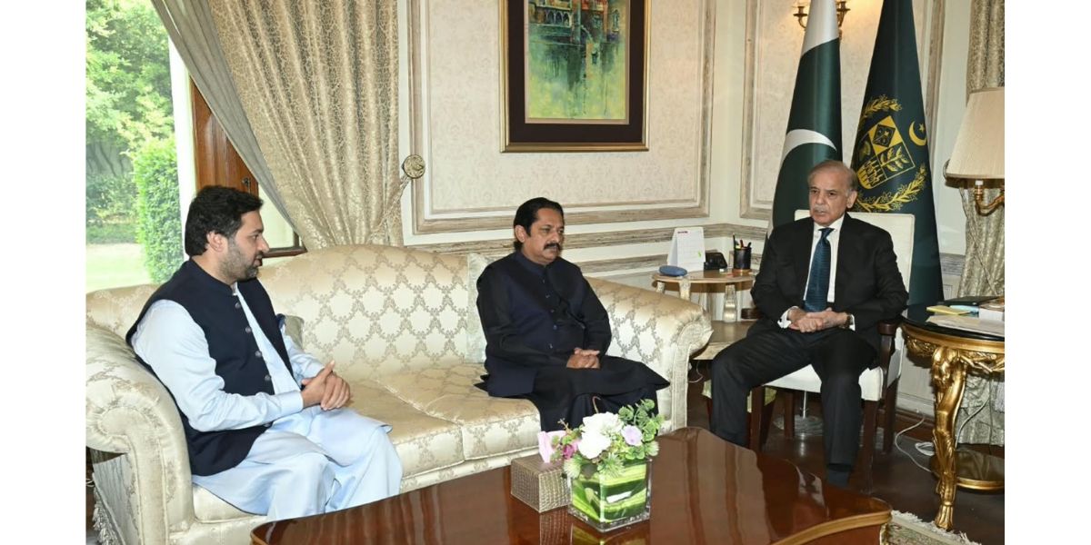 وزیراعظم شہباز شریف سے ملک ظہیر اقبال چنڑ اور ملک منیر اقبال چنڑ کی ملاقات