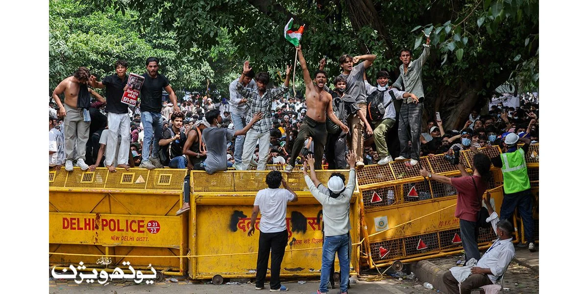 بھارت میں امتحانی پرچے لیک کے خلاف احتجاج کرنے والے طلبا اور حکومت سے مذاکرات